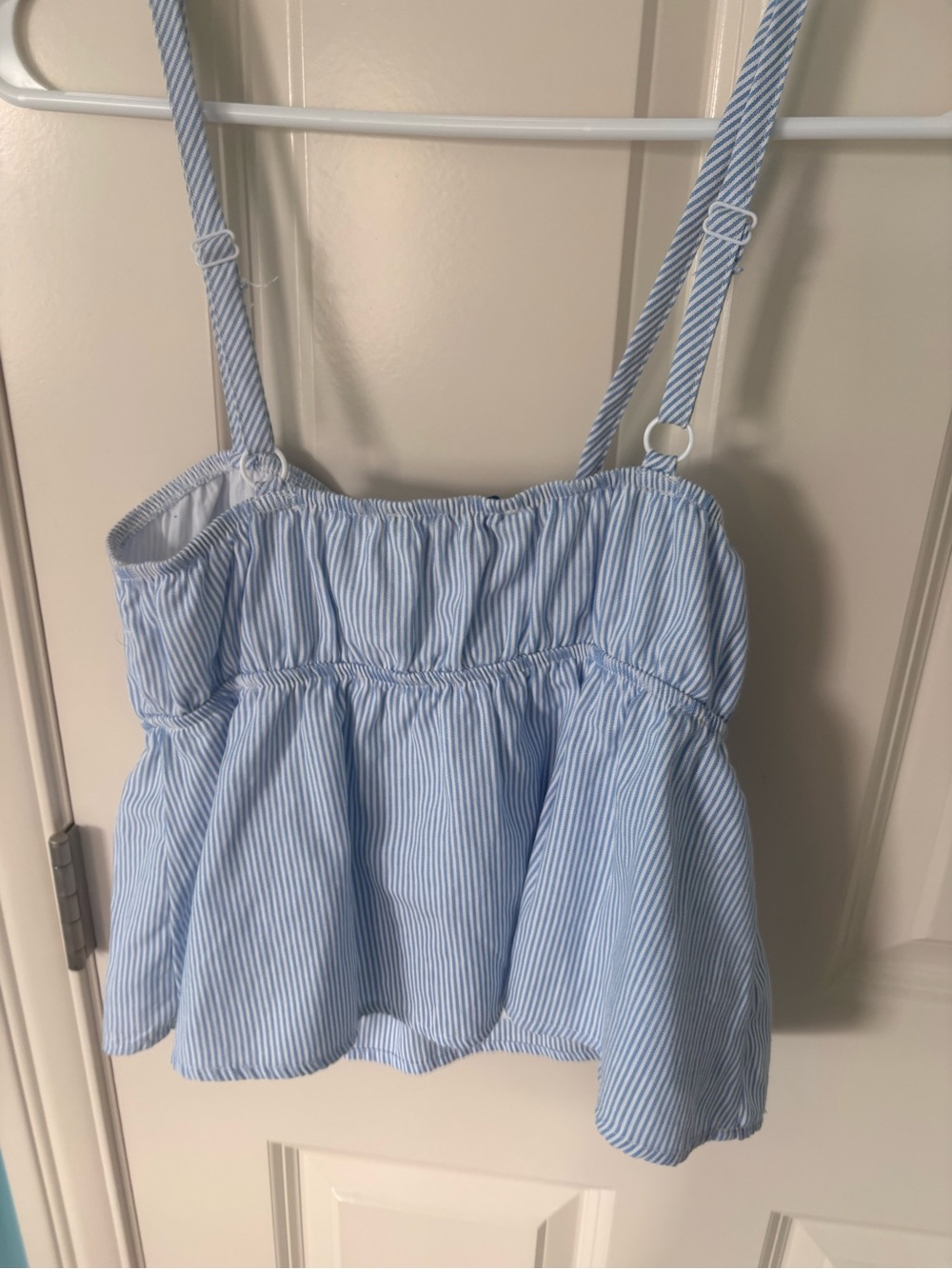 Your Favorite by Pacsun Light Blue Pinstripe Top - Picture 3 of 4